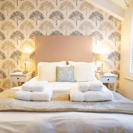 The Bear & Swan 5* Chew Magna